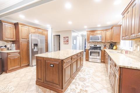 17067 Sutton Place Dr, Macomb, MI 48042 photo 17