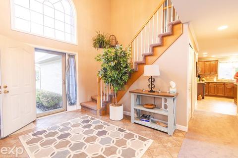 17067 Sutton Place Dr, Macomb, MI 48042 photo 5