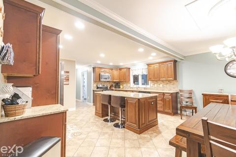 17067 Sutton Place Dr, Macomb, MI 48042 photo 11