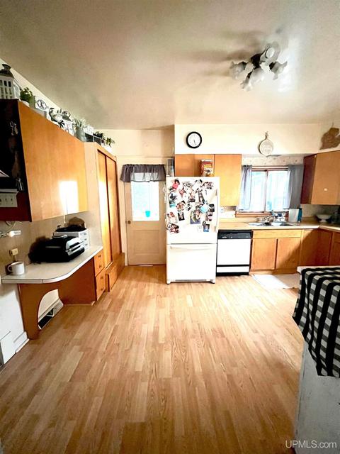 314 W Superior St, Munising, MI 49862 photo 12