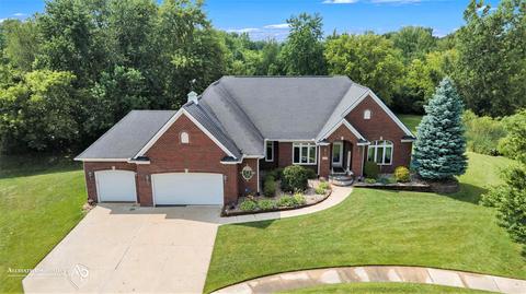2078 Oaksbluff Ct, Davison, MI 48423 photo 1