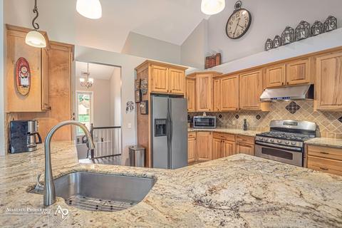 2078 Oaksbluff Ct, Davison, MI 48423 photo 9