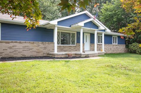 2121 Carleton, Adrian, MI 49221 photo 3