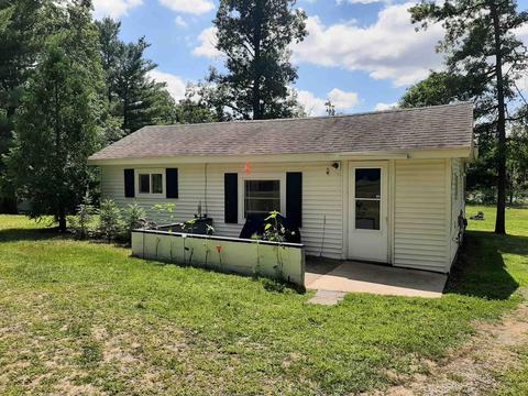 6930 Carpenter, Harrison, MI 48625 photo 1