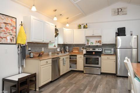 704 Wright, Owosso, MI 48867 photo 4