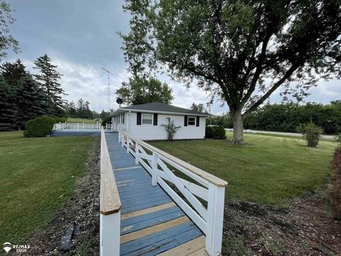 5995 E M 71, Corunna, MI 48817 photo 2