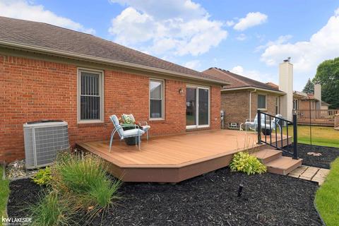 21731 Sunset, Macomb, MI 48044 photo 37