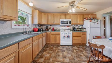 2428 17th Rd, Bark River, MI 49807 photo 12