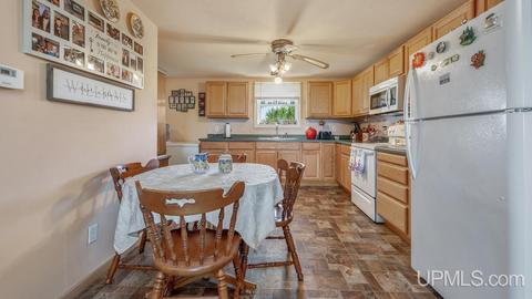 2428 17th Rd, Bark River, MI 49807 photo 11