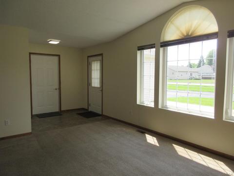 1601 Carriage Dr, Tecumseh, MI 49286 photo 8