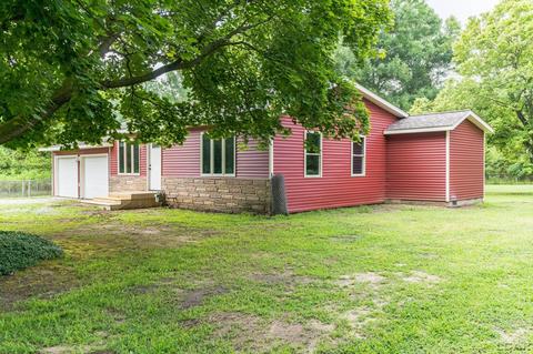 3047 E Carleton, Adrian, MI 49221 photo 2