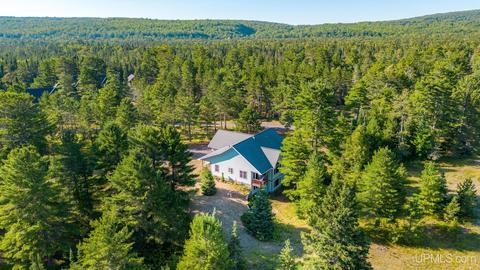 6300 Lagoon Ln, Mohawk, MI 49950 photo 2