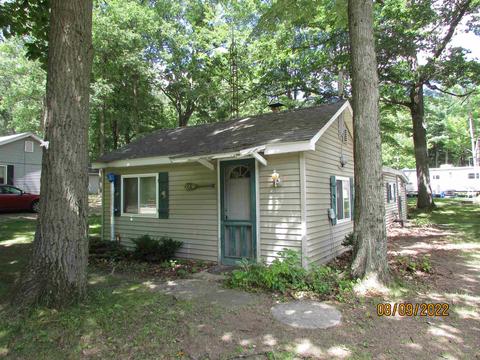 2258 W Jefferson, Harrison, MI 48625 photo 2