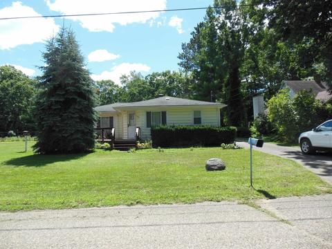 330 Elm, Harrison, MI 48625 photo 2
