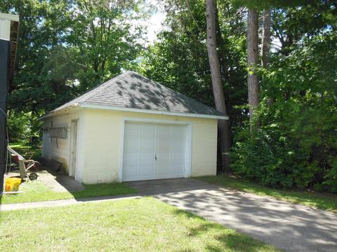 330 Elm, Harrison, MI 48625 photo 7