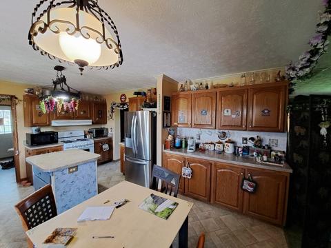 3116 E Herrick, Clare, MI 48617 photo 2
