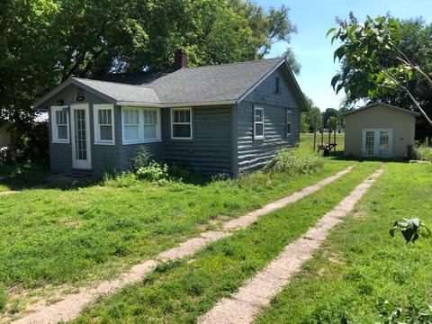 264 E Main, Farwell, MI 48622 photo 1