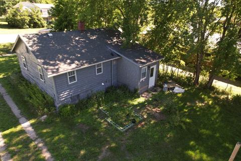 264 E Main, Farwell, MI 48622 photo 6