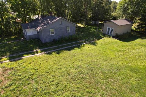 264 E Main, Farwell, MI 48622 photo 4