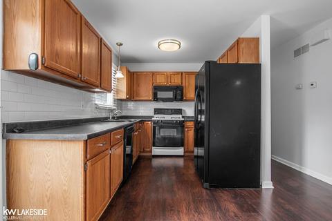 150 E Garfield Ave, Hazel Park, MI 48030 photo 8