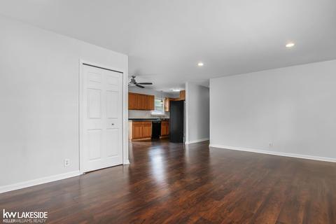 150 E Garfield Ave, Hazel Park, MI 48030 photo 6