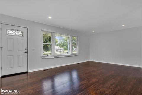 150 E Garfield Ave, Hazel Park, MI 48030 photo 4