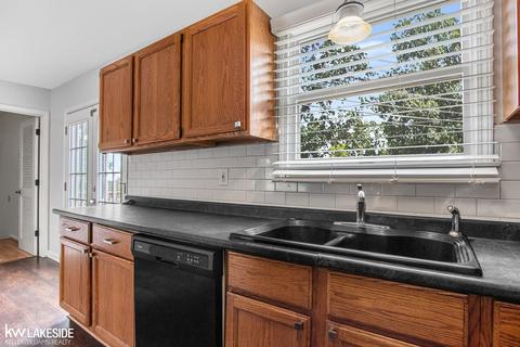 150 E Garfield Ave, Hazel Park, MI 48030 photo 10
