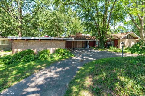 820 Golfview St, Algonac, MI 48001 photo 4