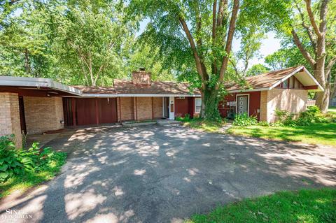 820 Golfview St, Algonac, MI 48001 photo 2