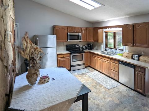 5238 Berneda Dr, Flint, MI 48506 photo 4