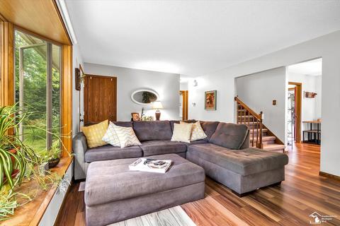 2285 Mason Dr, Temperance, MI 48182 photo 4