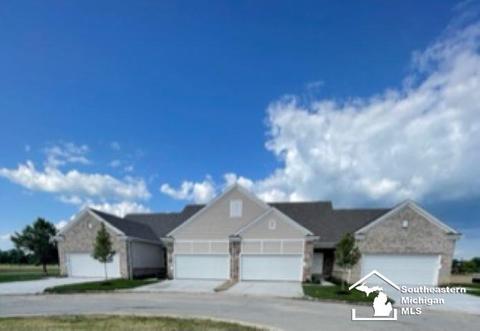 831 Plum Village Dr Unit 45 UNIT 45 /  10, Monroe, MI 48161