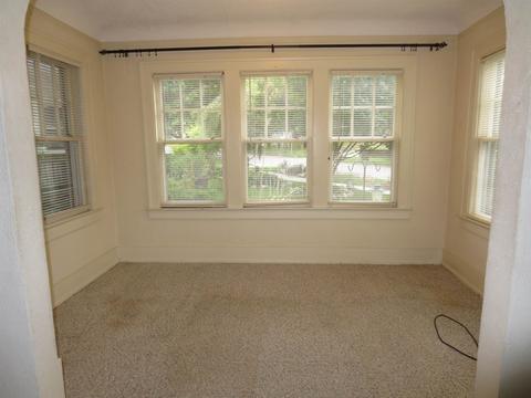 854 Frank St, Flint, MI 48504 photo 7