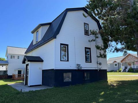 55 Gregory, Lake Linden, MI 49945 photo 3