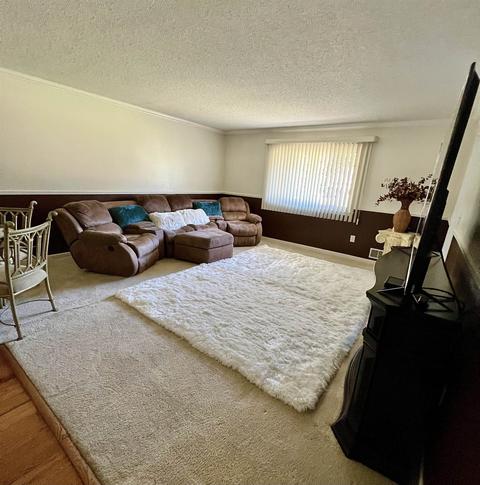 1306 Donal Dr, Flint, MI 48532 photo 4