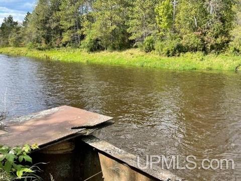 6715 Brule Bridge Rd, Florence, WI 54121 photo 2