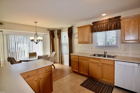 20738 Kenmare Dr, Macomb, MI 48044 photo 3