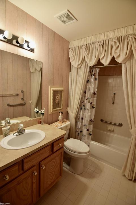 20738 Kenmare Dr, Macomb, MI 48044 photo 16