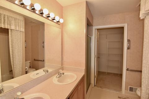20738 Kenmare Dr, Macomb, MI 48044 photo 11