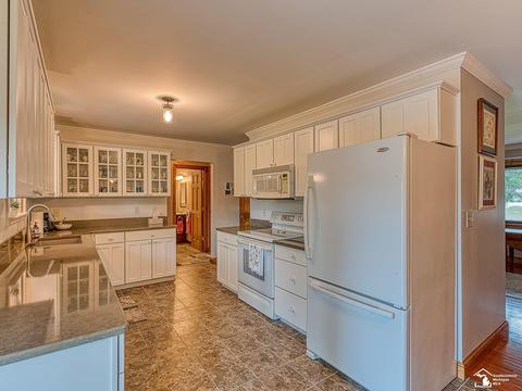 13296 Grafton Rd, Carleton, MI 48117 photo 5