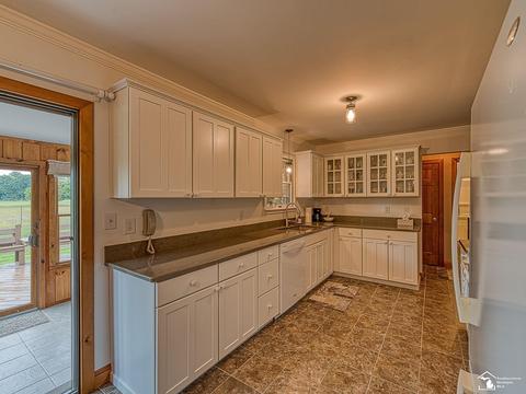 13296 Grafton Rd, Carleton, MI 48117 photo 6