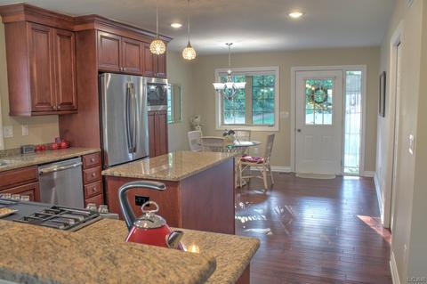 819 War Bonnet Dr, Tecumseh, MI 49286 photo 2