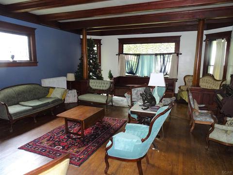529 Dennis St, Adrian, MI 49221 photo 4