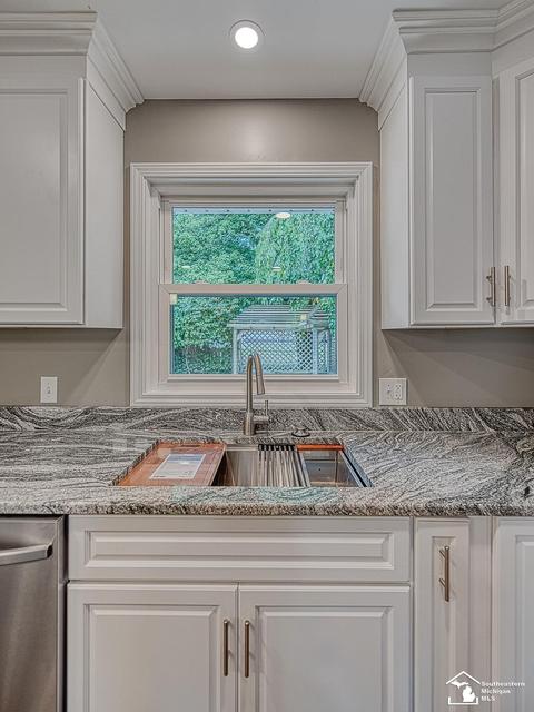 577 Augusta Dr, Monroe, MI 48161 photo 11