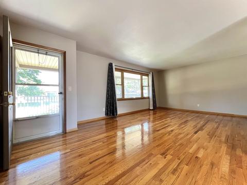 1202 Krust Dr, Owosso, MI 48867 photo 2