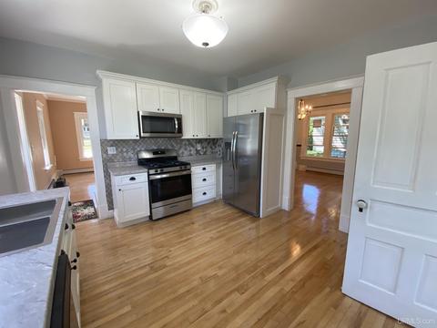 127 E Chocolay, Munising, MI 49862 photo 4