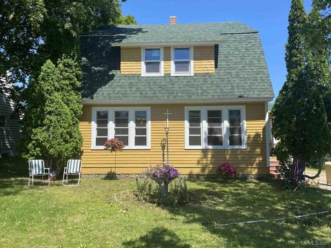 127 E Chocolay, Munising, MI 49862 photo 1