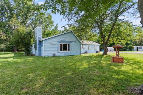 3909 Deerfield Rd, Adrian, MI 49221 photo 2