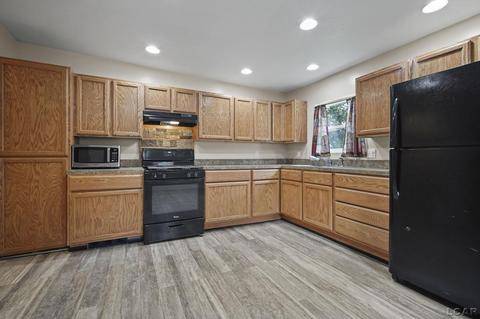 521 Frank St, Adrian, MI 49221 photo 8