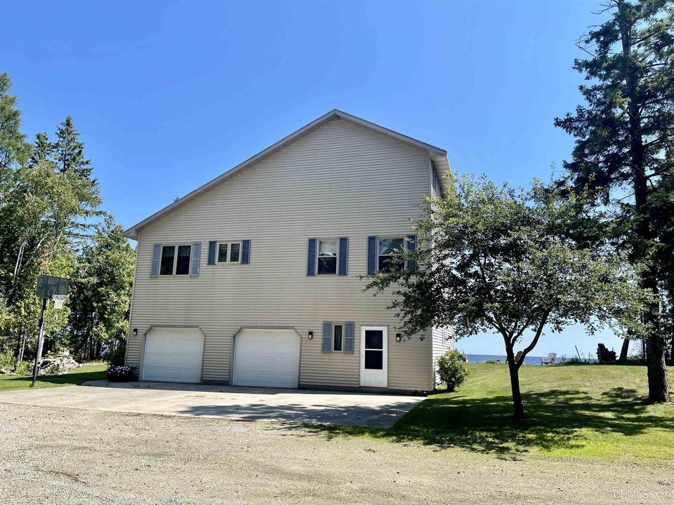 n10594 Michigan 35, Cedar River, MI 49887 47 Photos Movoto